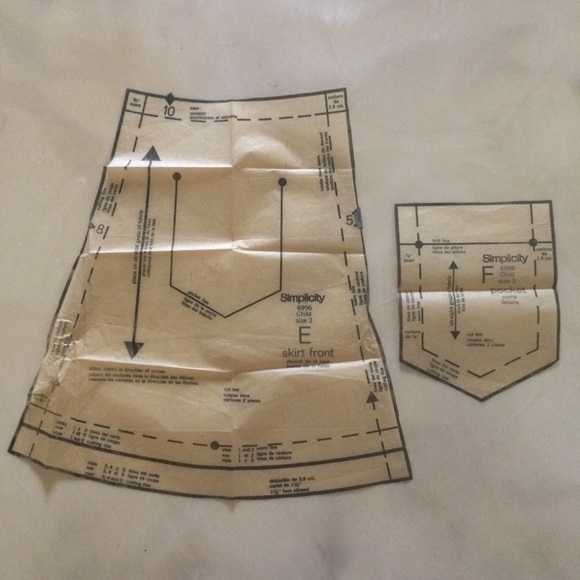 Vintage 1975 Simplicity 6996 Child’s Dress Pattern - Picture 8 of 10